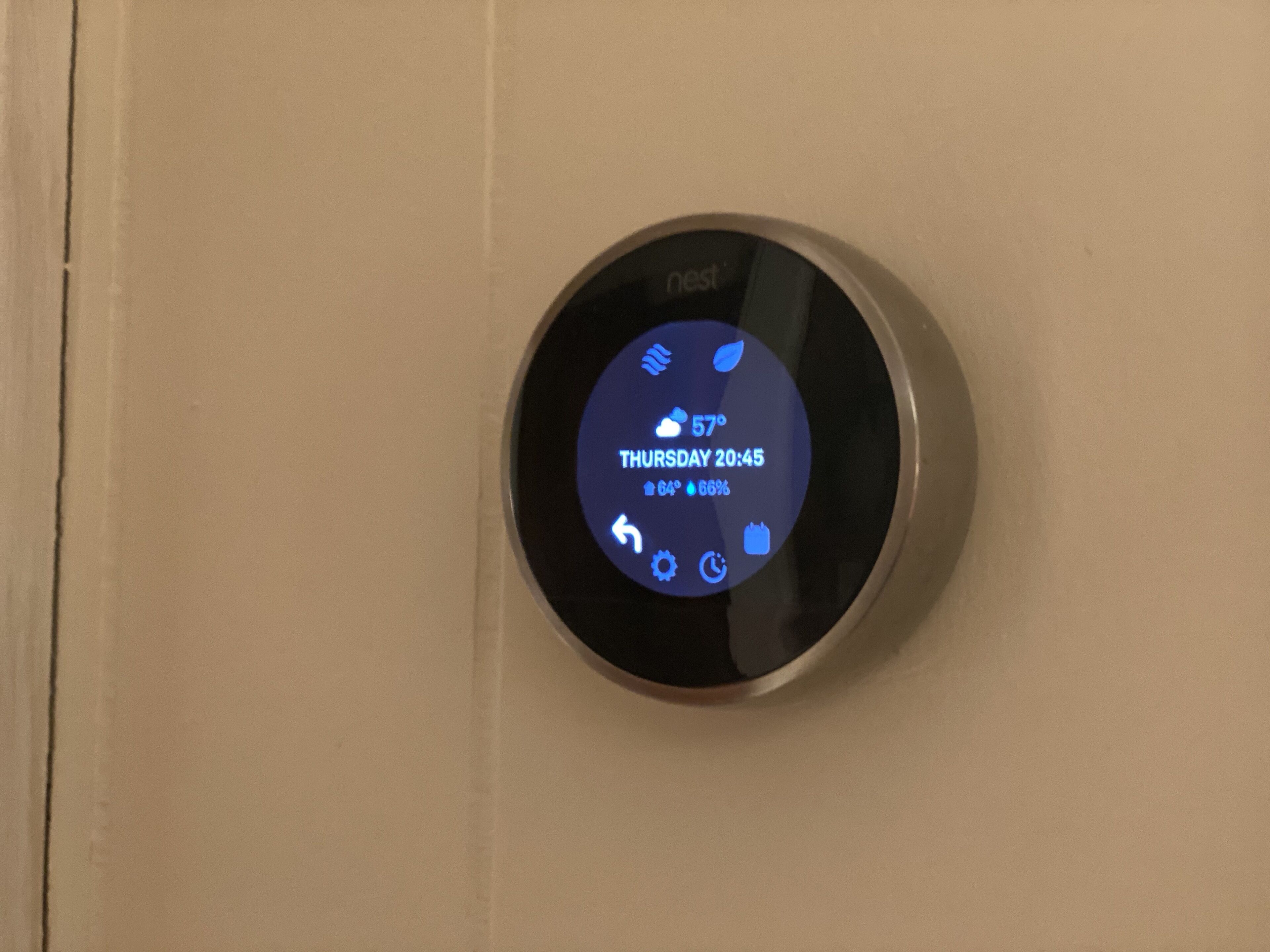 20 minutes to Mount Sunapee, skiing close in winter... fantastic Lake in Summer