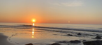 Beautiful Cottage w/ Pool, Steps to Beach, Free WiFi and parking