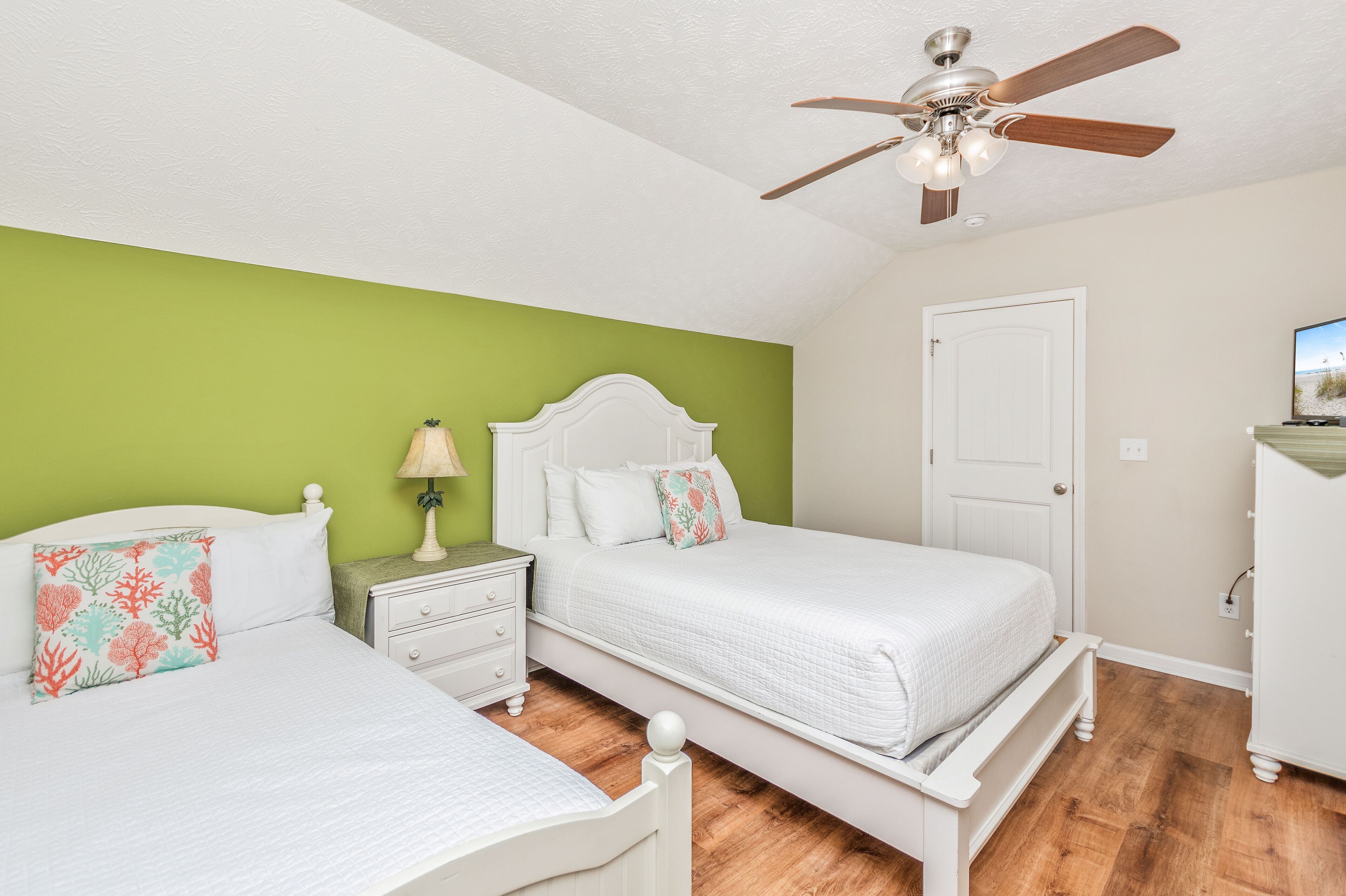 2 bedrooms, desk, iron/ironing board, free WiFi