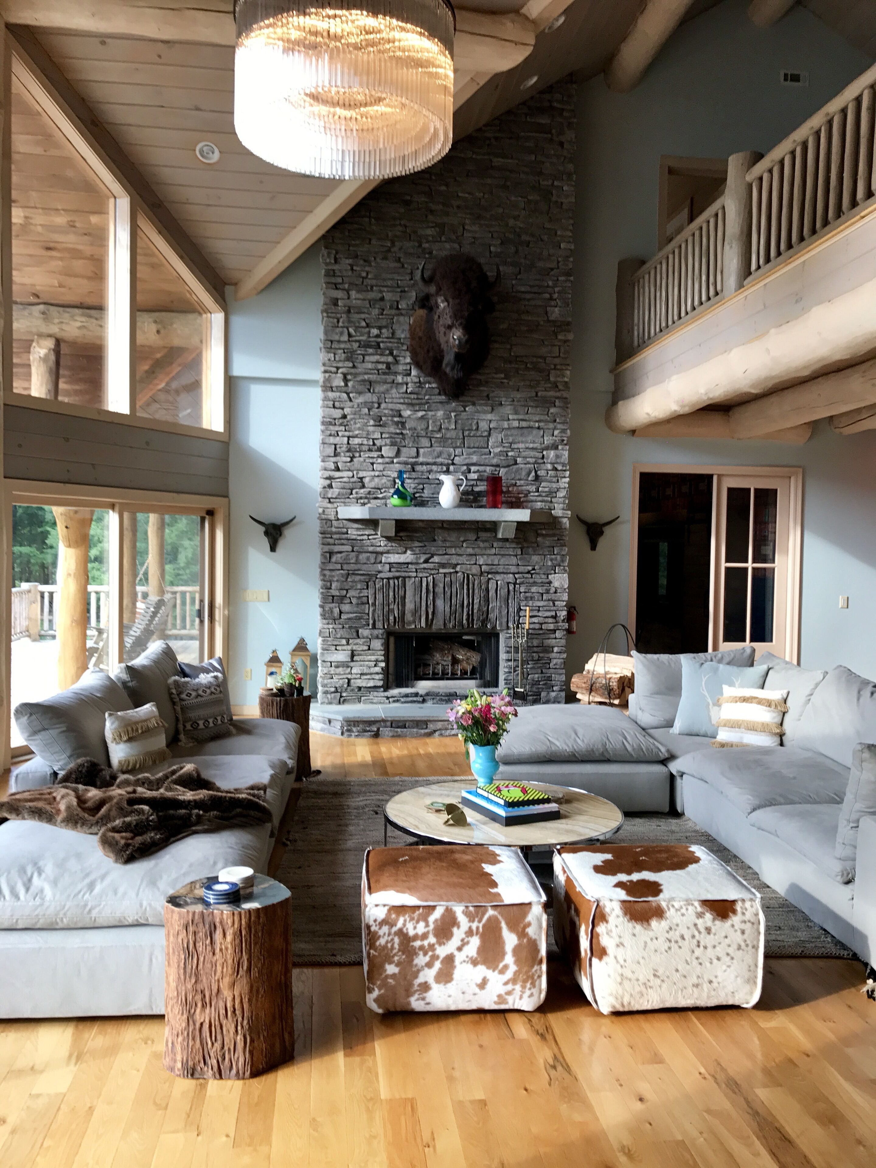 Luxurious, Private Mtn Estate- Close to Woodstock on 15 acres w Pool and Hot Tub