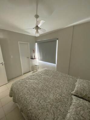 2 bedrooms, free WiFi - Apartment 30 meters from Praia do Forte beach - With beach view. (Cabo Frio)