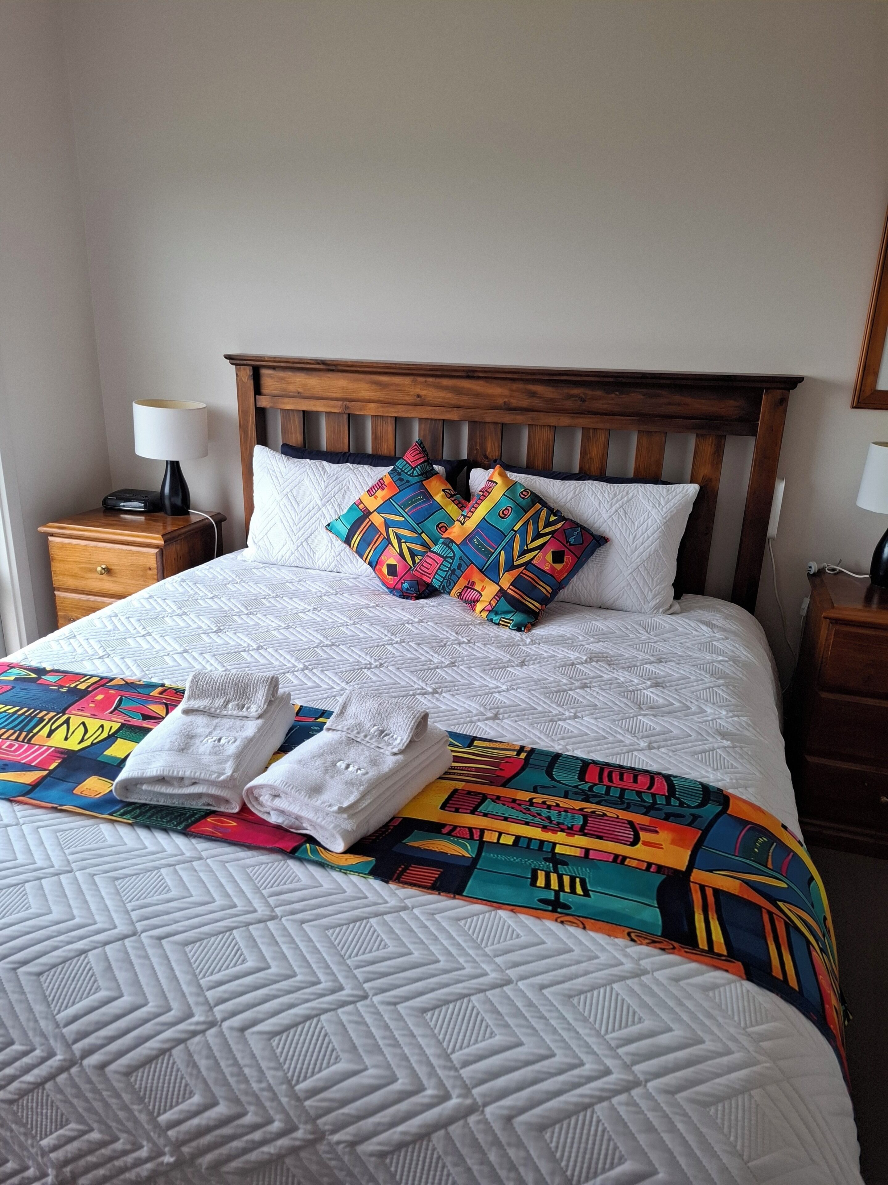 3 Schlafzimmer, Schreibtisch, Bügeleisen/Bügelbrett, Reisekinderbett