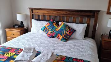 3 Schlafzimmer, Schreibtisch, Bügeleisen/Bügelbrett, Reisekinderbett