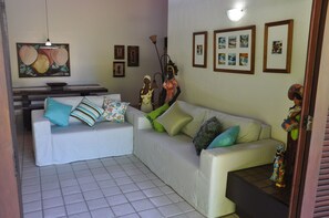 Smart-TV, DVD-Player, Stereoanlage