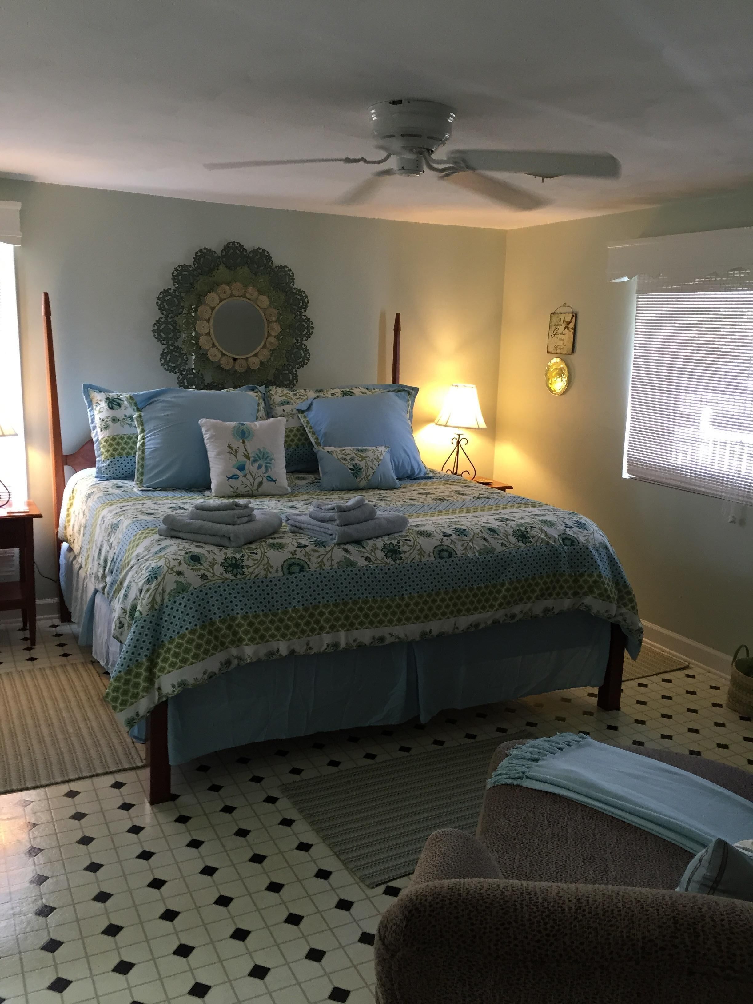 Charming Cottage With City Comfort