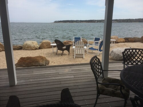 Beautiful Waterfront, Sun, Sky, Hot Tub Open Year Round & Gameroom!