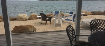 ウォーターフロントホーム、ホットタブ、パドルボード、カヤック、ゲームルーム!