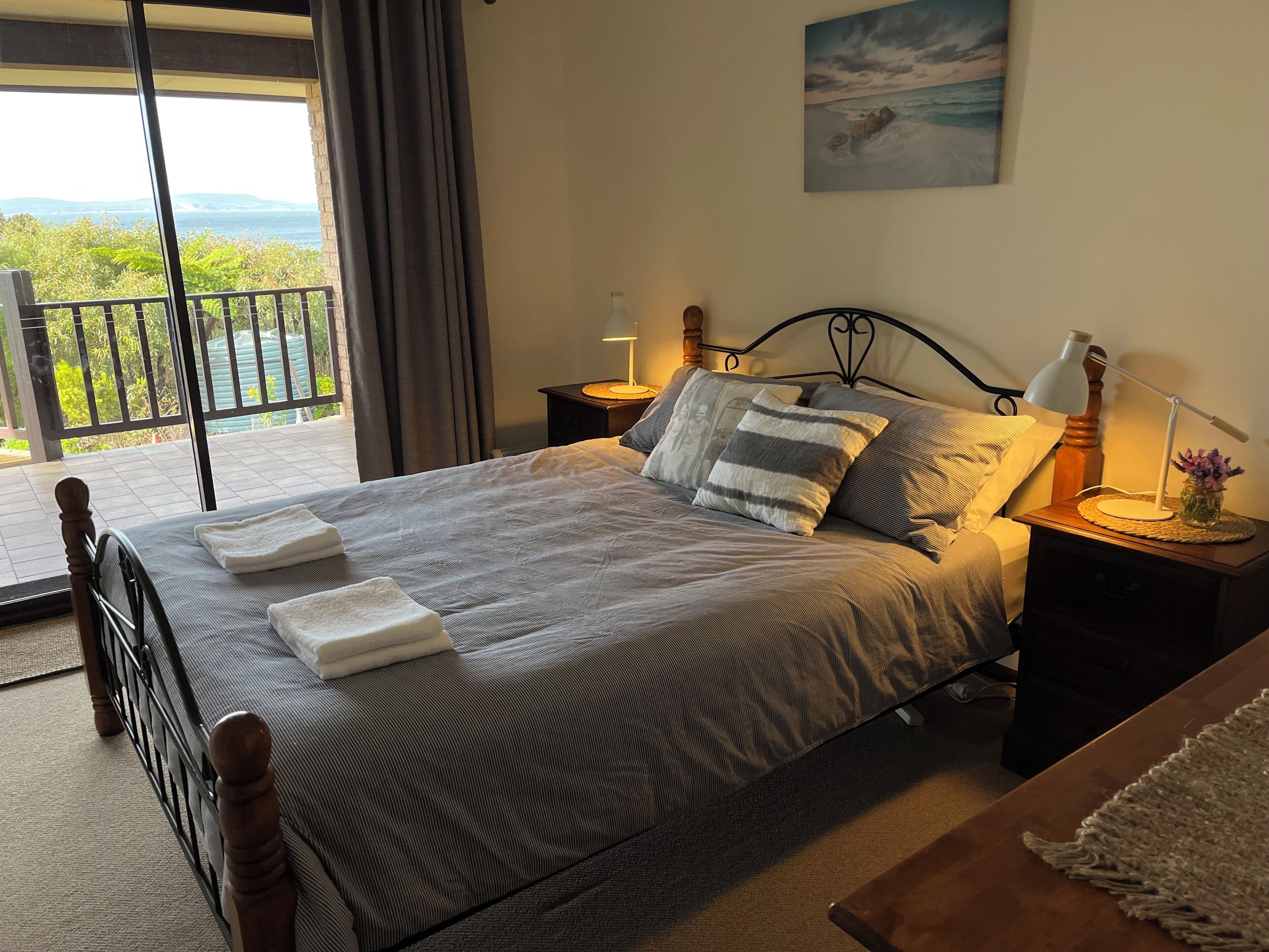 4 bedrooms, iron/ironing board, WiFi (free), bed sheets
