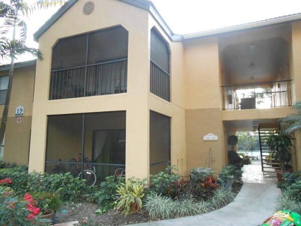 Exterior - Spacious one bedroom-one bath condo (Naples)