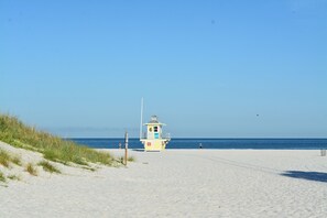 Beach nearby, sun loungers, beach towels