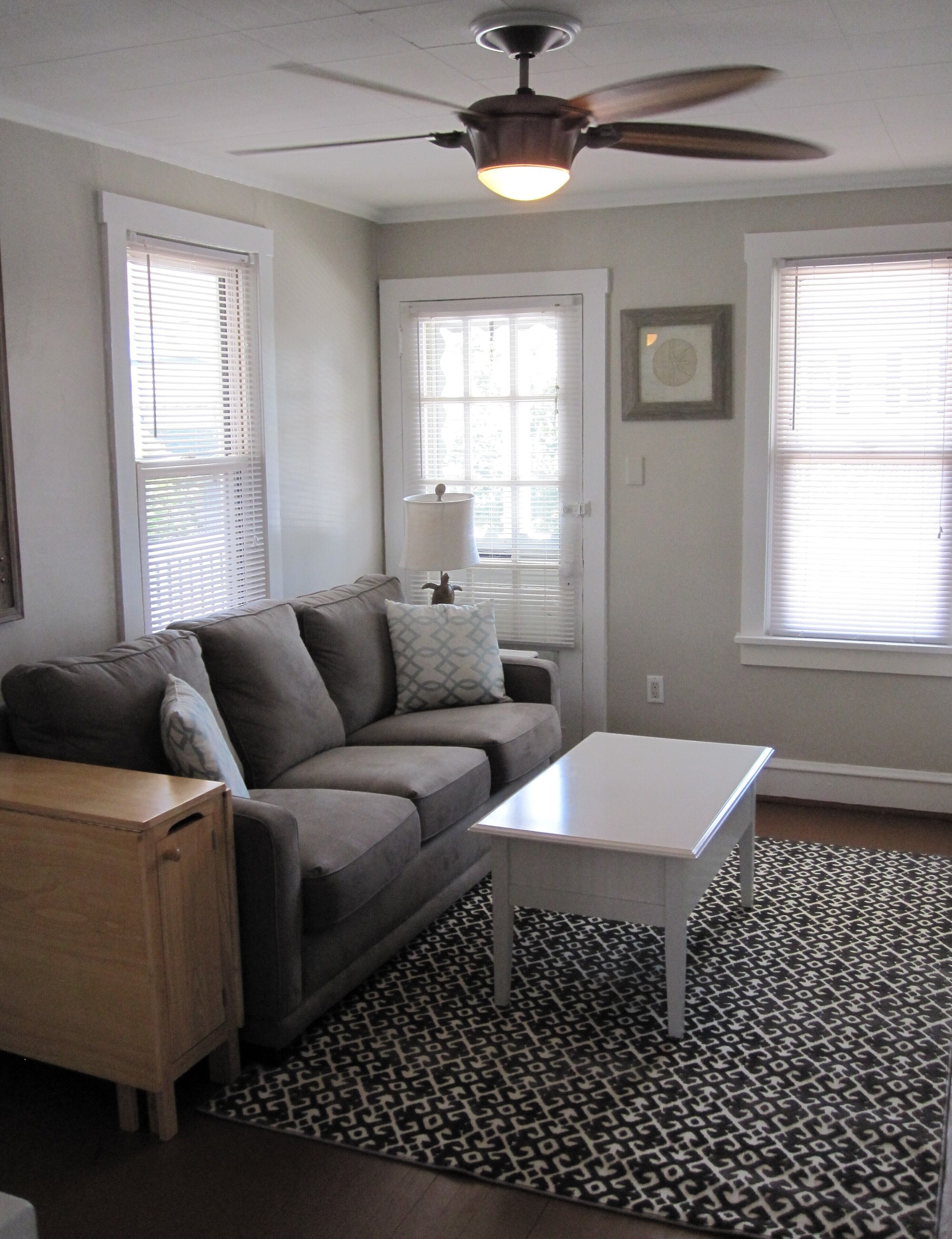 7th&Wesley! Perfect Location! Pet Friendly! Cozy Updated Charm!