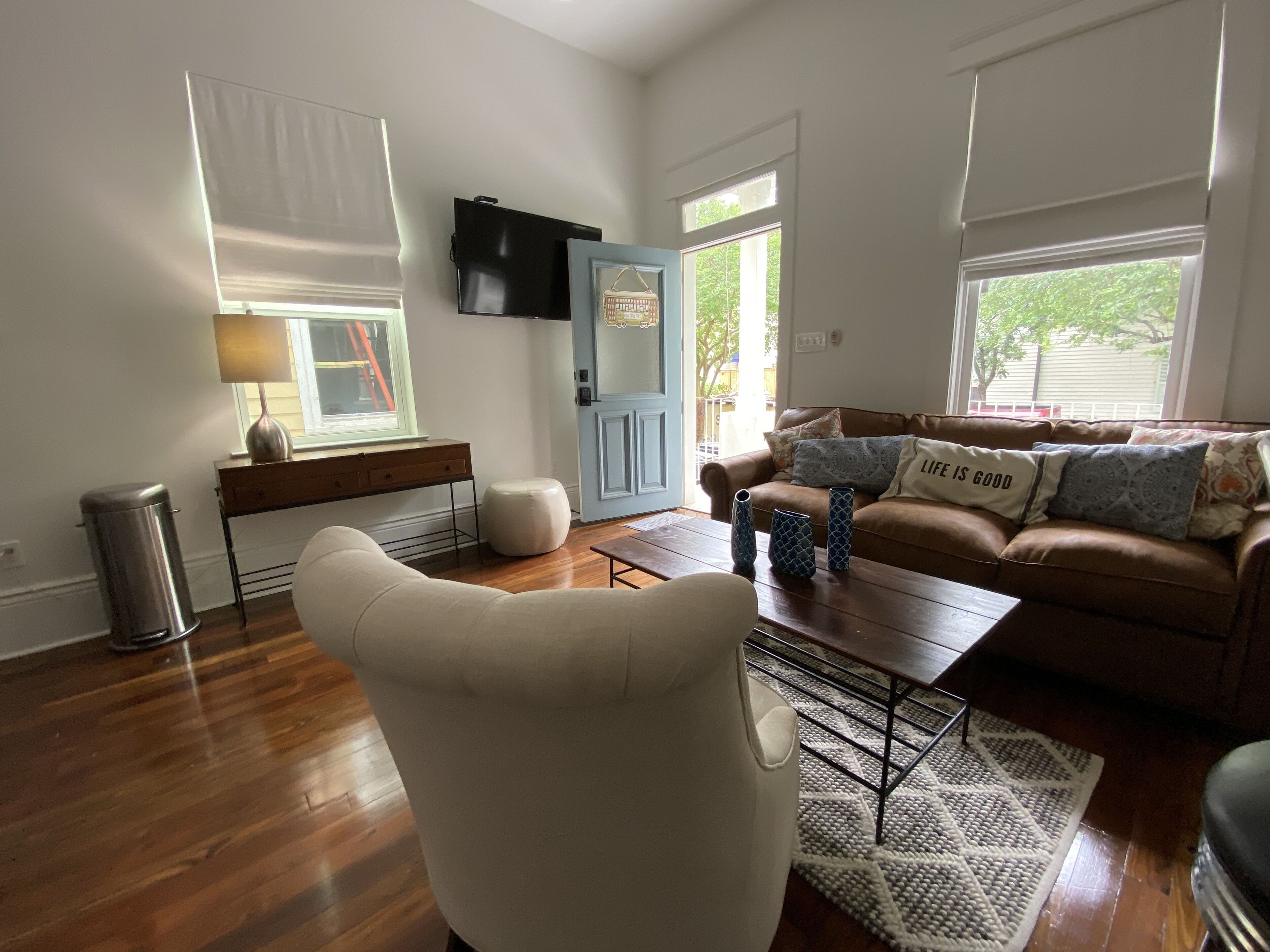 BRAND NEW UPTOWN GEM