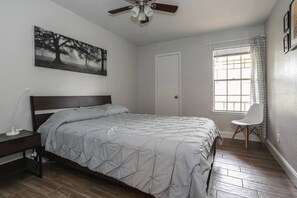 2 chambres, fer et planche à repasser, lit de bébé portatif, Wi-Fi