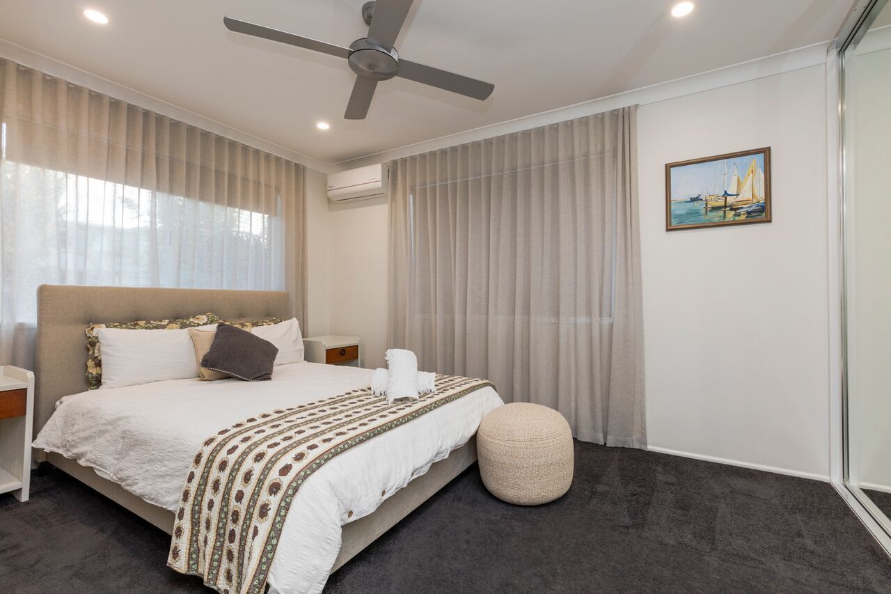 Bright Airy Beach Cottage — image 9