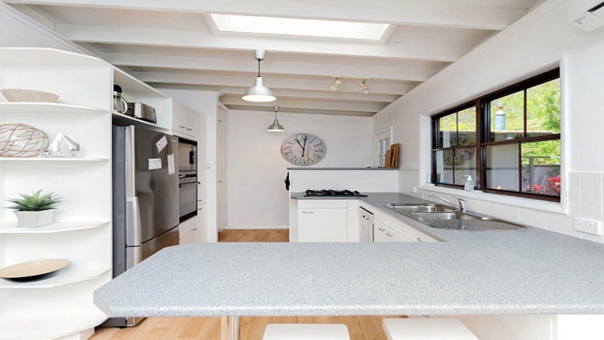 HIDDEN OASIS @ PEARL BEACH