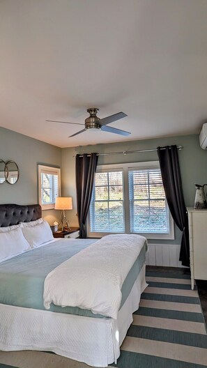 1 soveværelse, skrivebord, strygejern/strygebræt, weekendseng