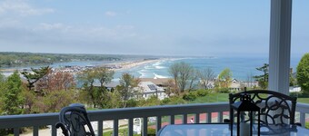 Incredible Panoramic Views & Prime Location