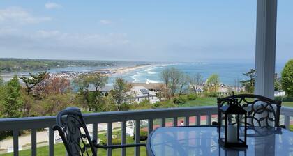 Incredible Panoramic Views & Prime Location