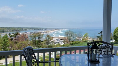 Incredible Panoramic Views & Prime Location