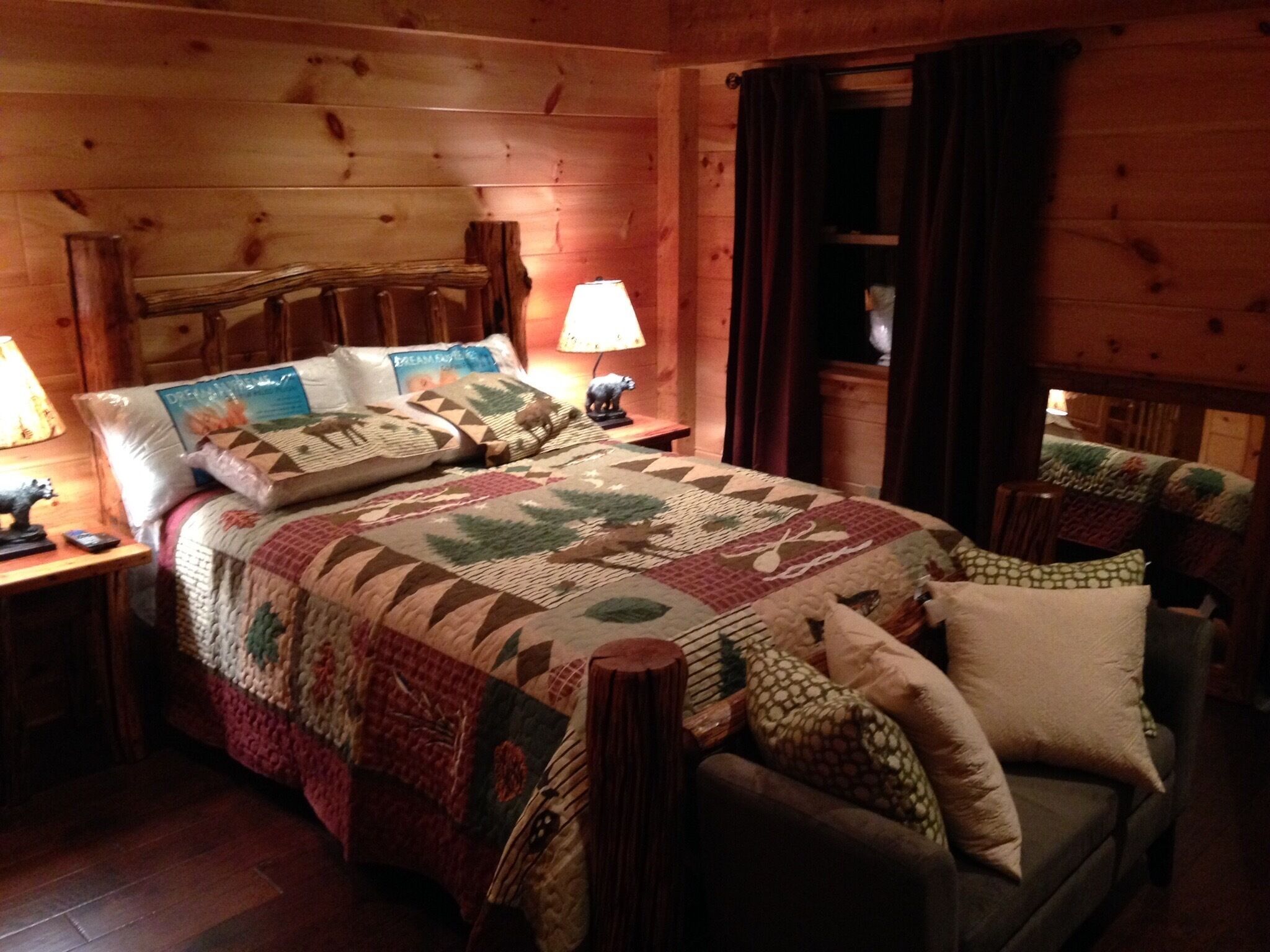 5BR/3.5BA NC Blue Ridge Mountain Luxury Cabin - Long Views & ADA Friendly