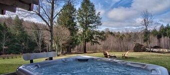 Beautiful & unique mountain lodge, up to 16 guests!