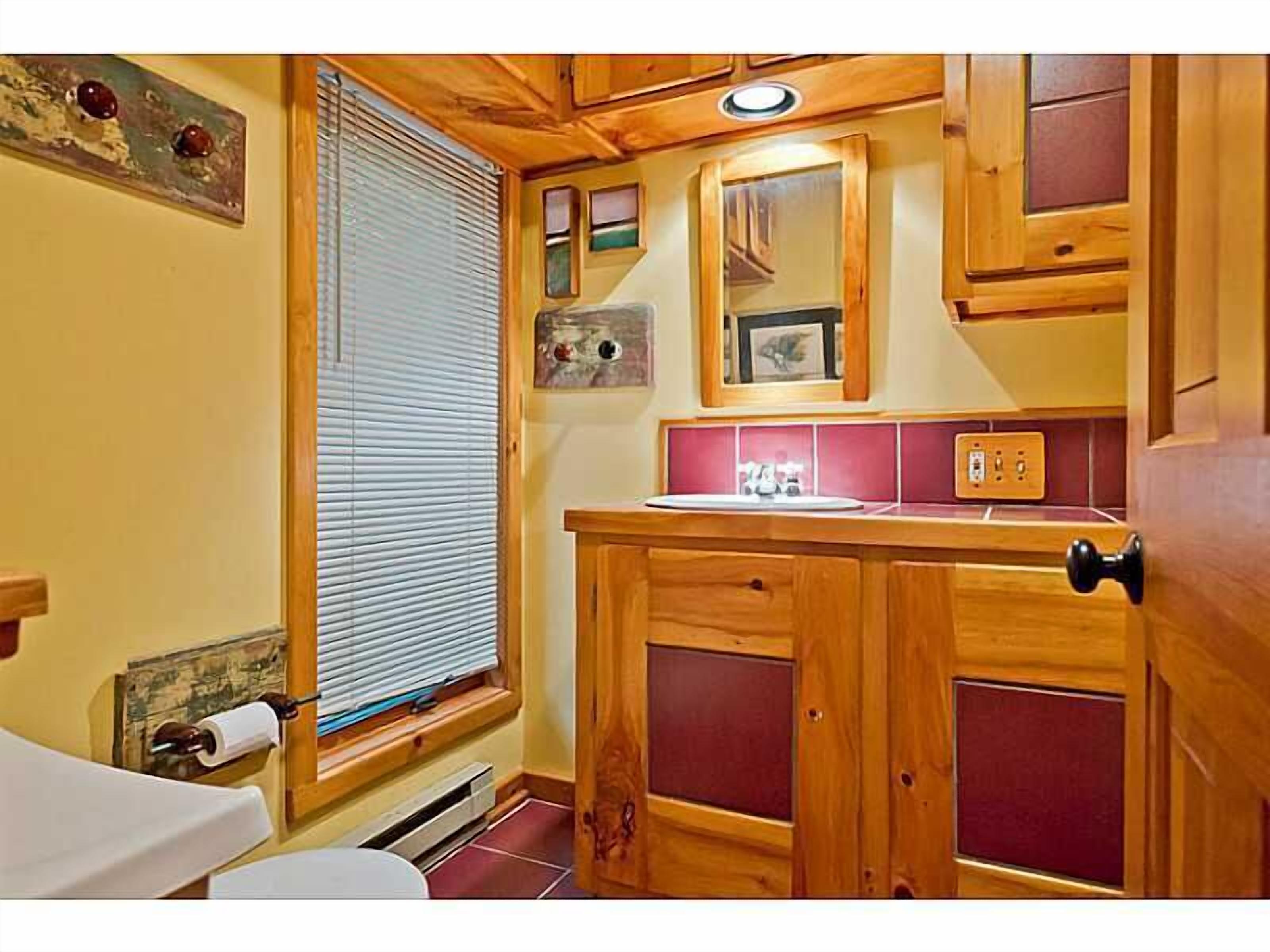 Beautiful Secluded Retreat With Many Amenities