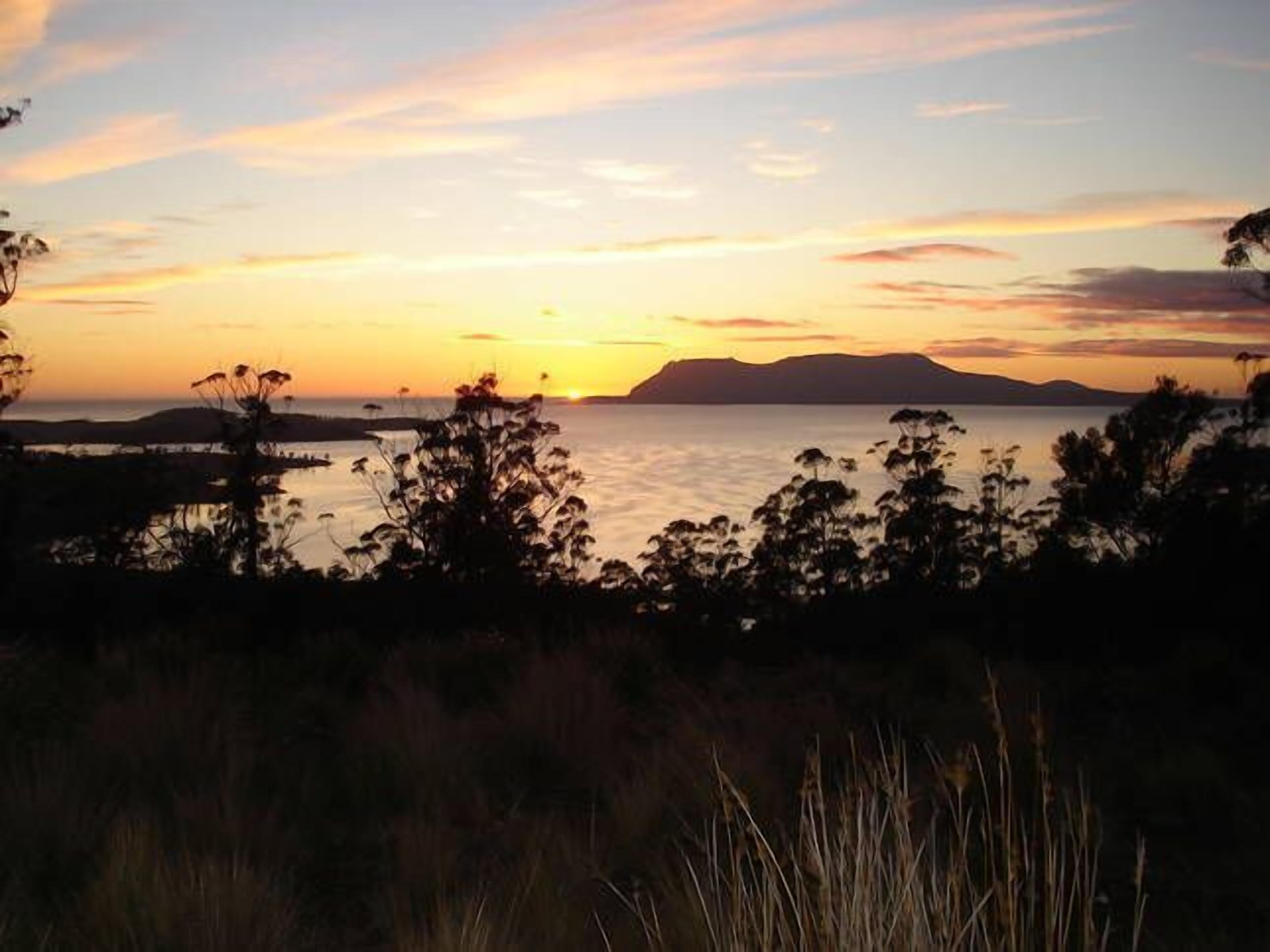 Annie's Cottage Orford — image 17