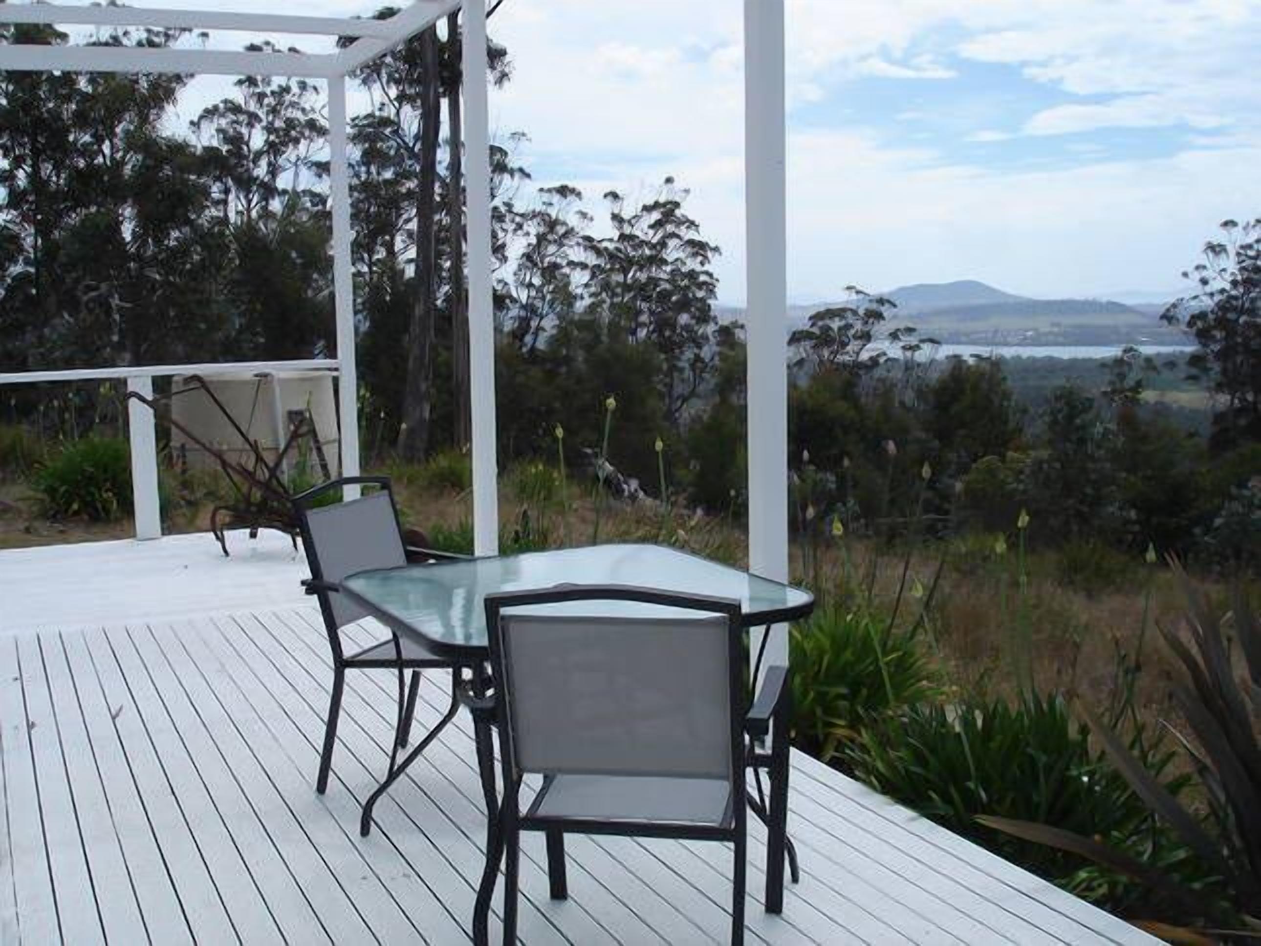 Annie's Cottage Orford — image 13