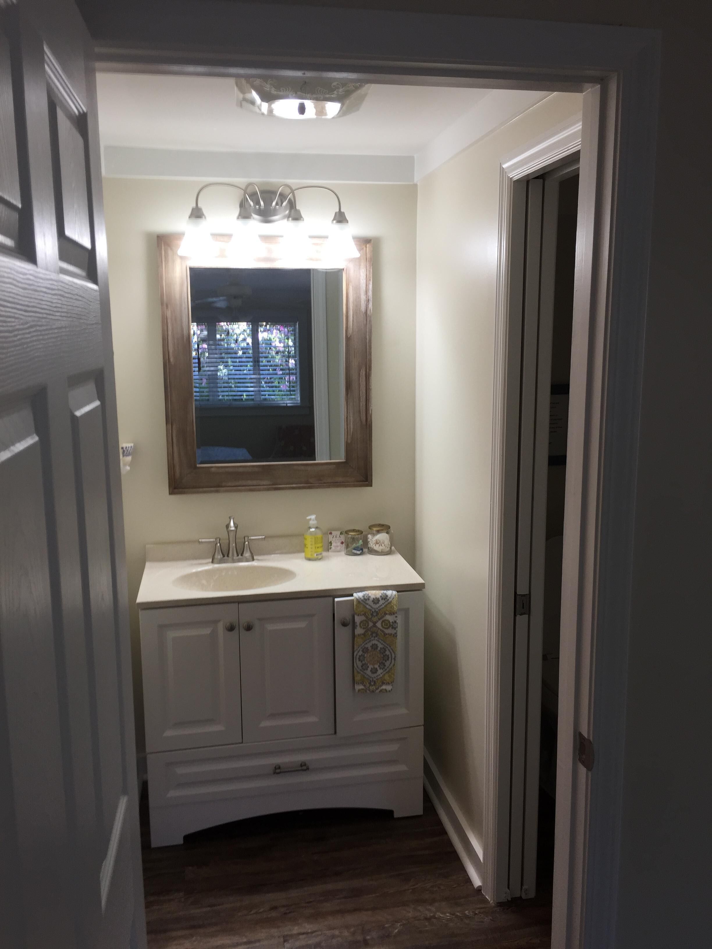 Private Garden Guest House with separate entrance near FSU, downtown and TMH