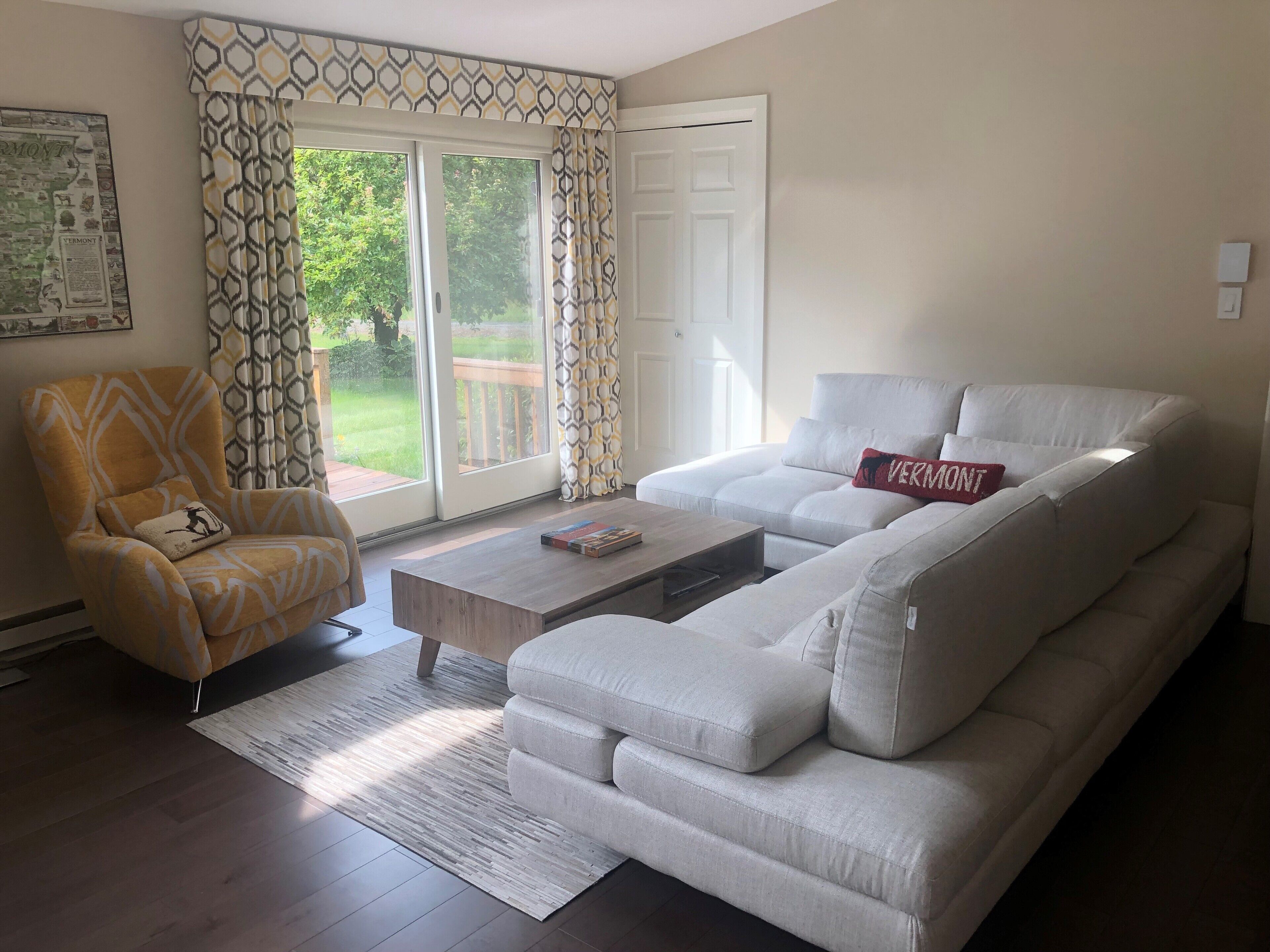 Luxury 3BR Cabin 5 min Drive to Okemo and on Ski Shuttle Route