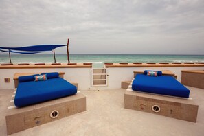 Outdoor pool - Secret Beach Boat Villa - on Beach - Private Pool - Owner is a Chef - Very Safe! (Playa del Carmen)