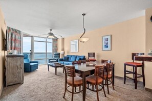 Una Smart TV, un reproductor de DVD