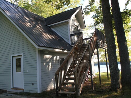 Beautiful Home on Bass Lake Four Seasons