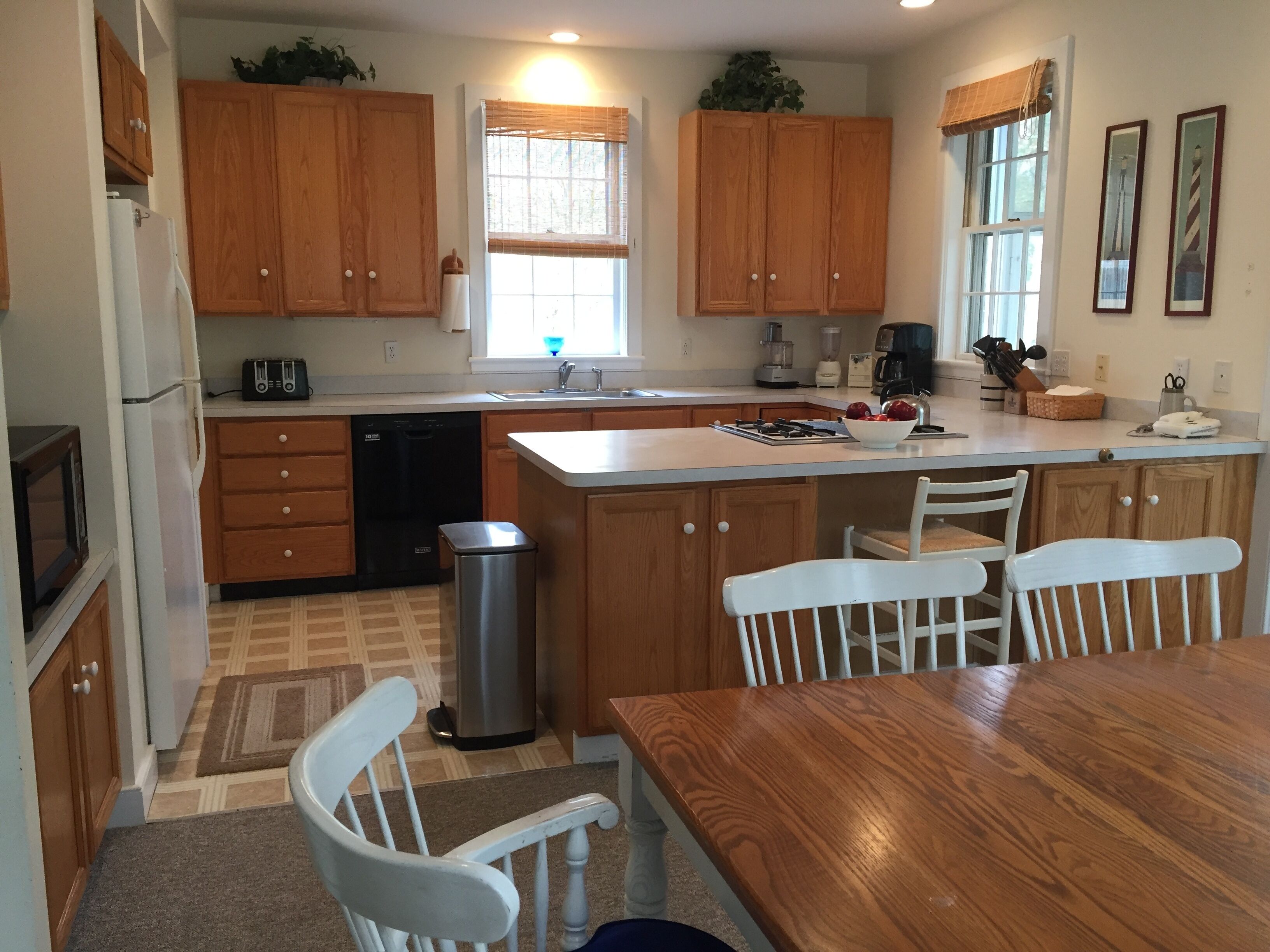 Classic Cape House/Deck/Screened Porch/Outdoor Shower