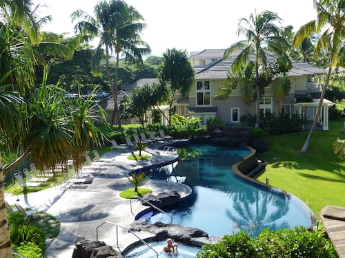 Quiet Top-floor Penthouse with Golf Course views, 2BR/2BA+Loft, Sleeps 6