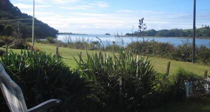 Opoutere - Nat's Place