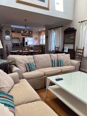 TV, DVD player - Oceanfront Home on Folly Beach, SC (Folly Beach)