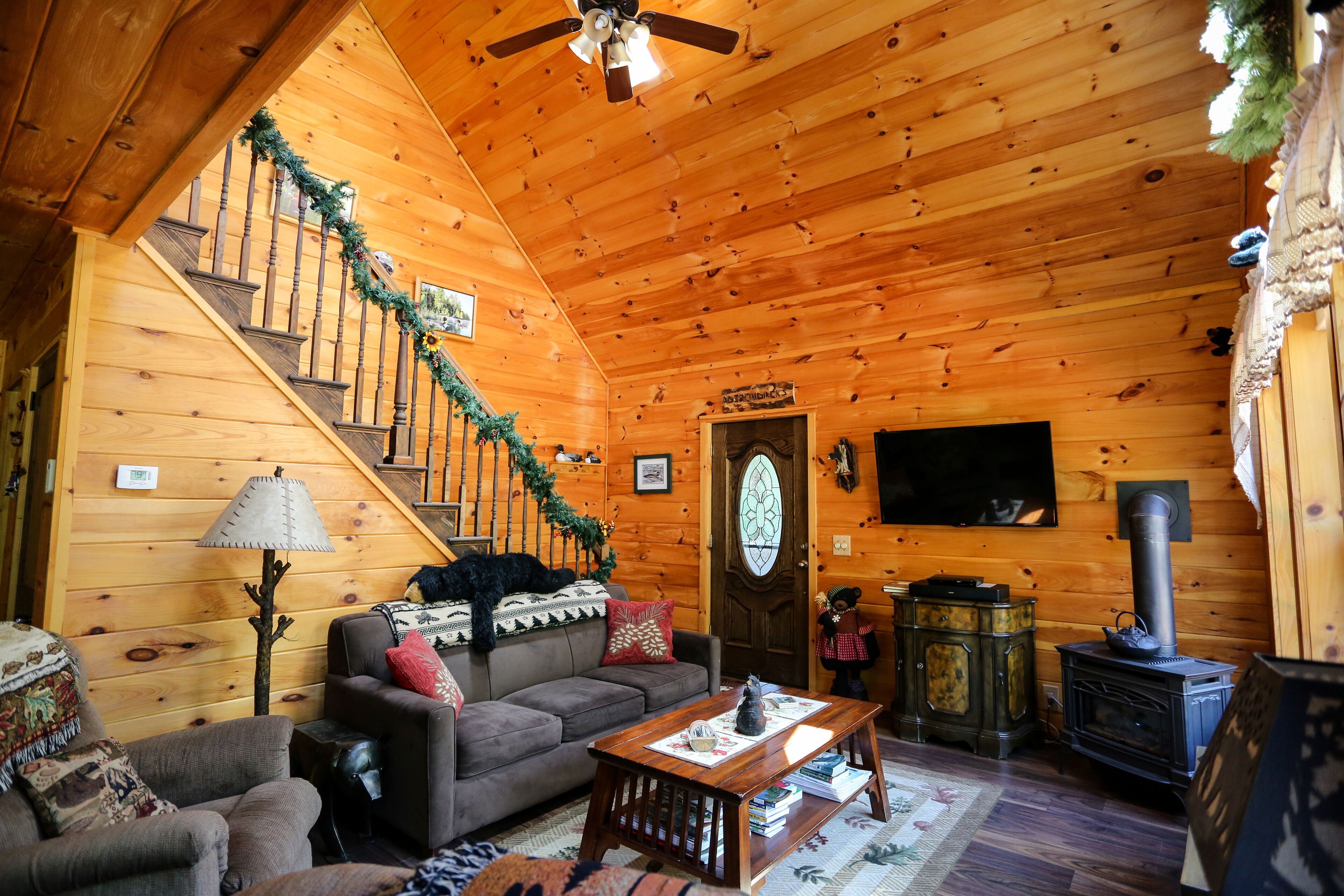  Vacation Home w/ Lake Rights - Family Friendly, Three Minute Walk to Beach