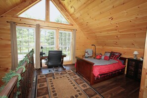 2 bedrooms, desk, iron/ironing board, travel crib - Family Friendly Affordable Vacation Home - Fully Equipped, with Kayaks and Canoe (Wells)