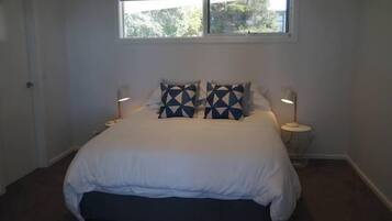 4 chambres, fer et planche à repasser, Wi-Fi gratuit, draps fournis