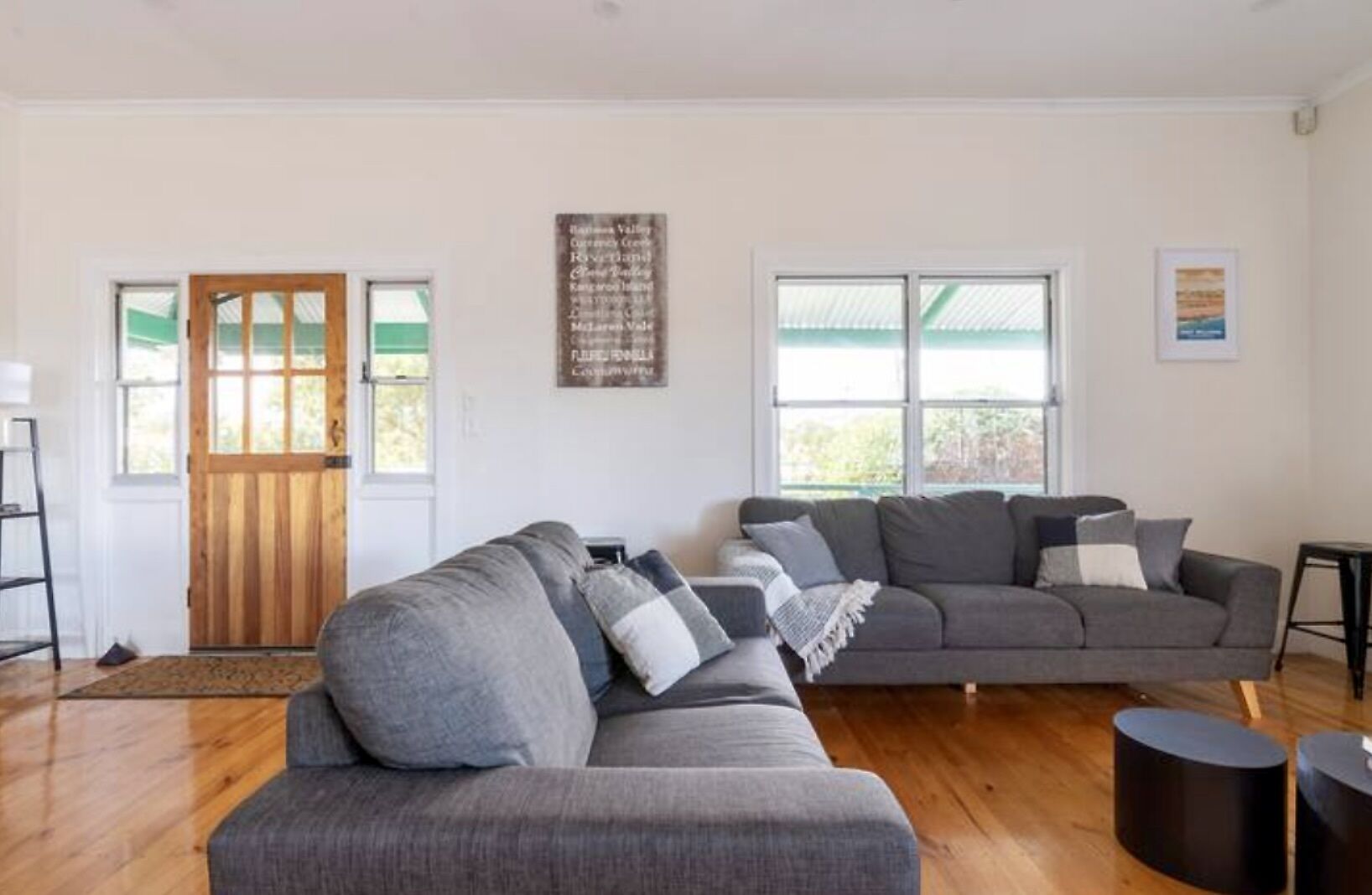 Flat Creek Retreat - McLaren Flat - 5 Bedrooms - NOTE; CHARGE IS PER BEDROOM