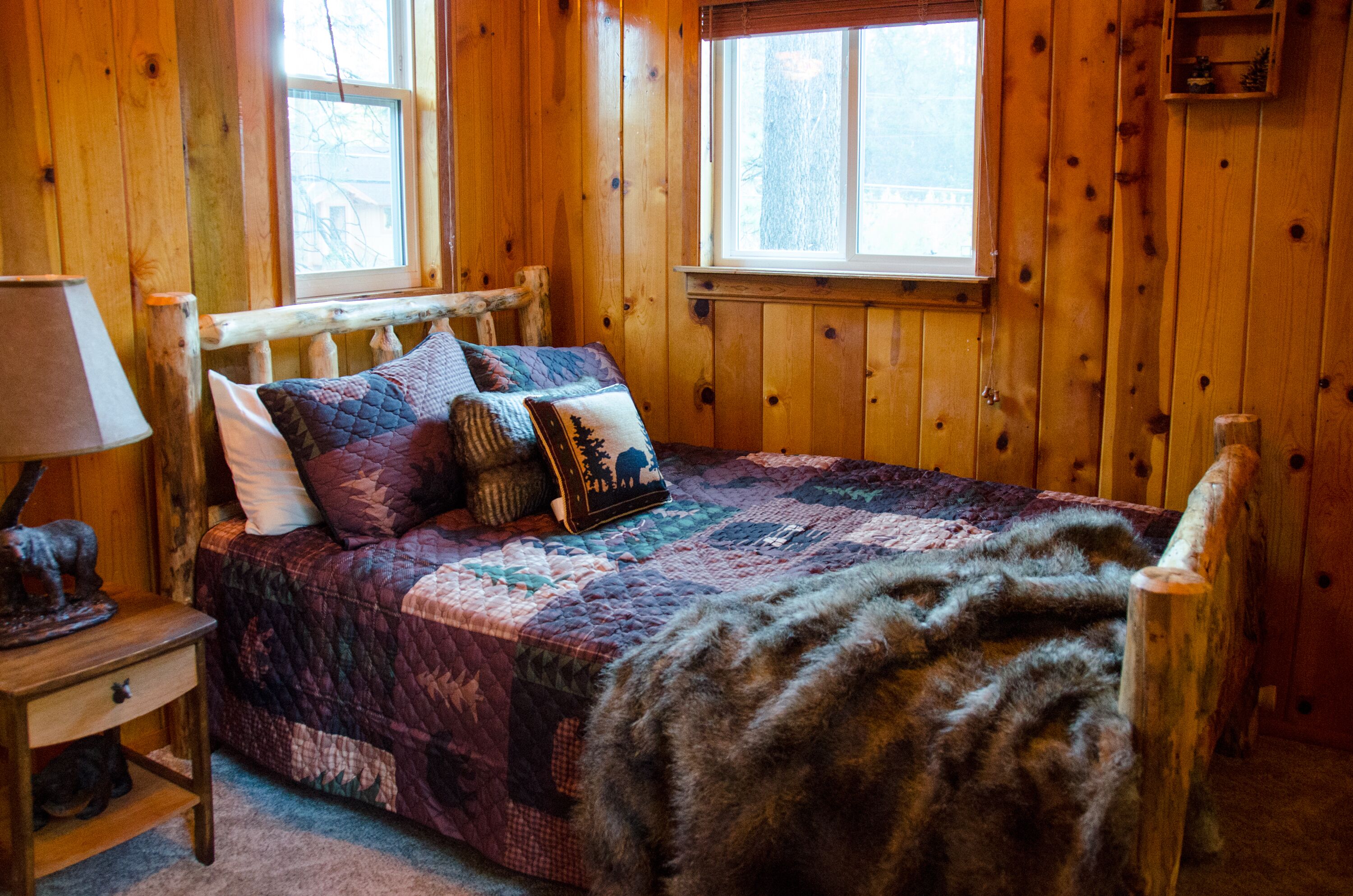 2 habitaciones, escritorio, tabla de planchar con plancha y wifi gratis 