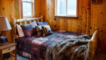 2 soverom, skrivebord, strykejern/-brett og wi-fi (inkludert)