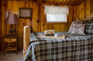 2 Schlafzimmer, Schreibtisch, Bügeleisen/Bügelbrett, kostenloses WLAN