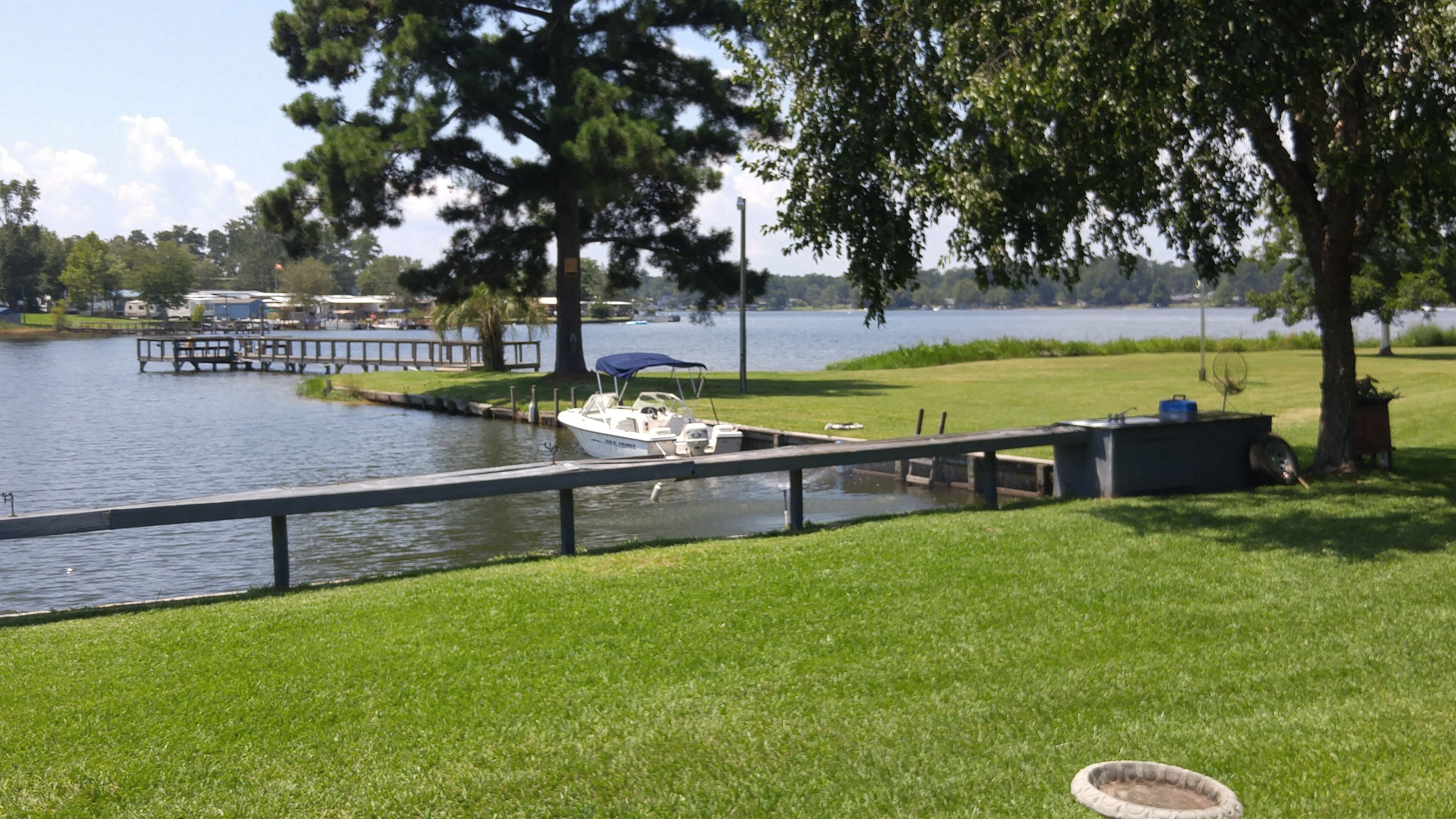 Mary's Place​ -A waterfront fisherman's retreat (daily/weekly/monthly)