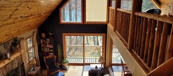 Waterfront Chalet beliggende mellem Hamlin Lake og Manistee National Forest
