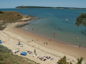 Beach - Black Dolphin Waterfront Apartment (San Remo)