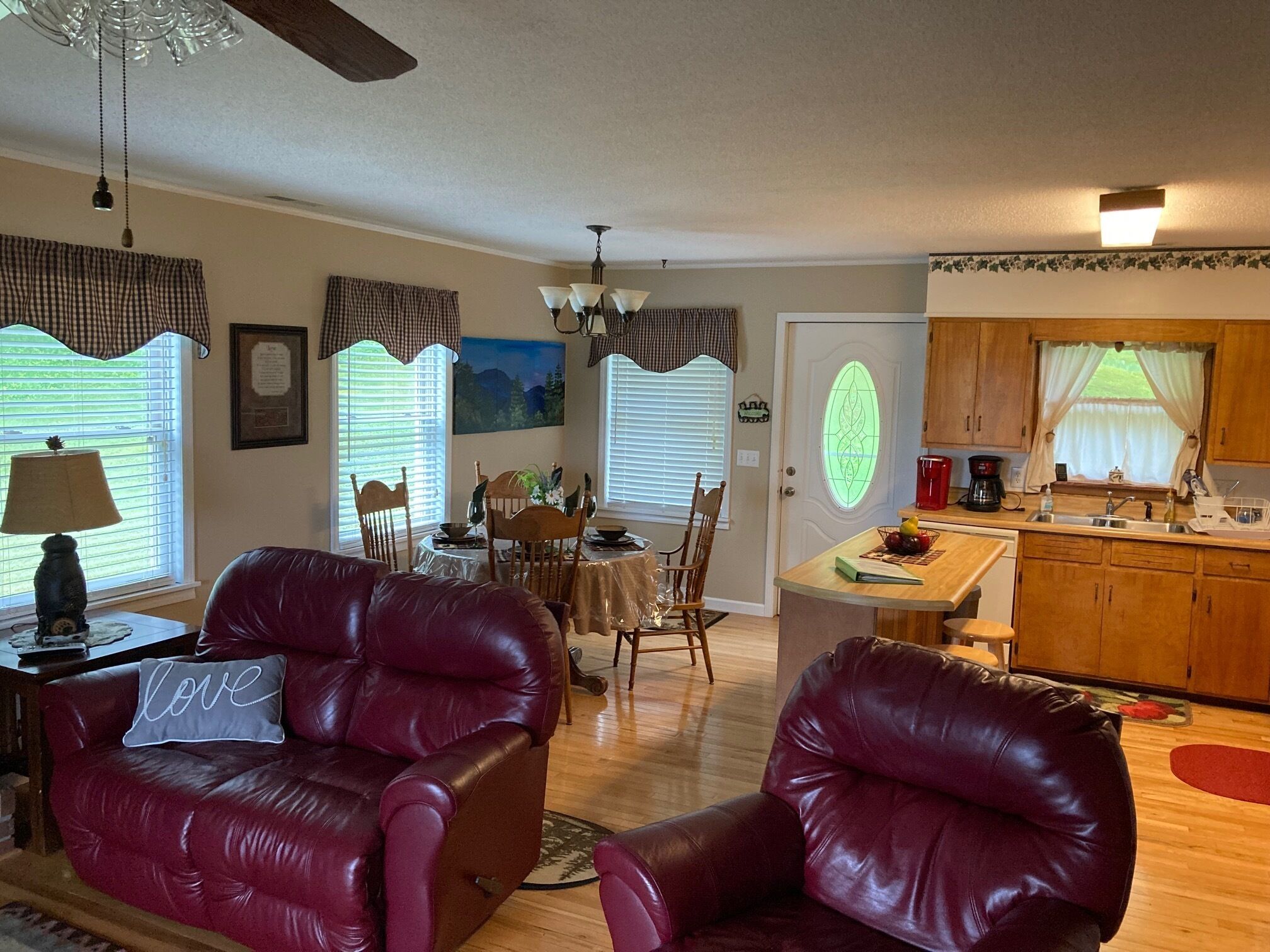 Enjoy a quiet mountain getaway in the mountains near Franklin, North Carolina