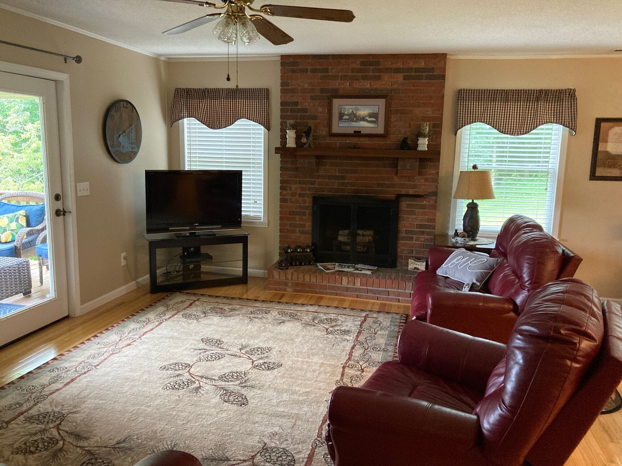 Enjoy a quiet mountain getaway in the mountains near Franklin, North Carolina