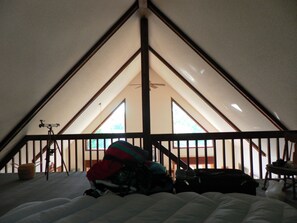 4 bedrooms, desk, iron/ironing board, free WiFi